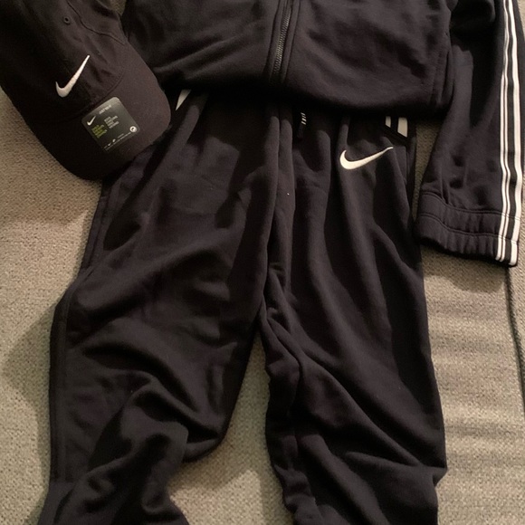Nike Dry. Made with Dri Fit Technology. Each item was purchased separately. New. - Picture 6 of 10